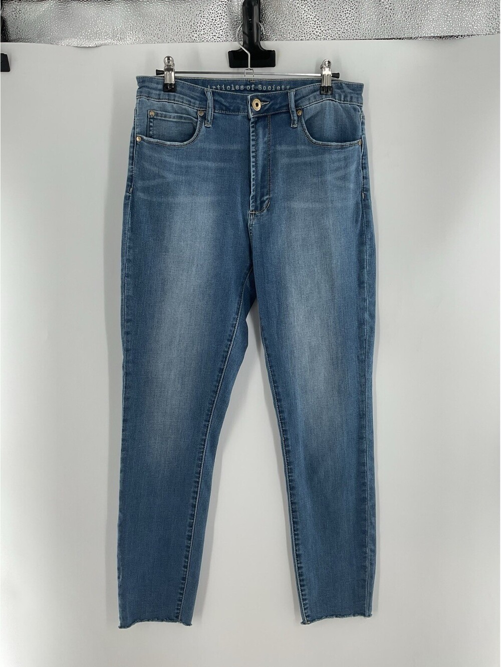 Articles Of Society Women’s Size 30 Cutoff Denim Ankle Jeans Medium Wash 074